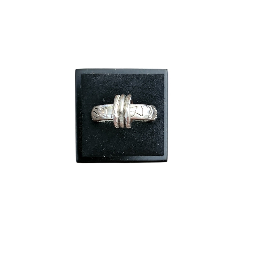 Size 9.5 Silver Accent Spinner Band Ring - Silver Not Marked